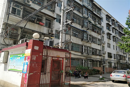 佛山小学附近港基东原华府3室2厅2卫69万115m2出售